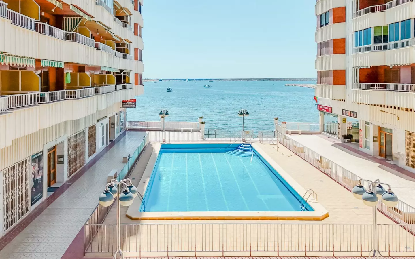 3-bedroom Apartment In Torrevieja, Spain (100 M²)