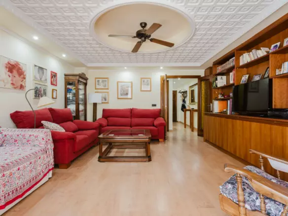 3-bedroom Apartment In Torrevieja, Spain (100 M²)