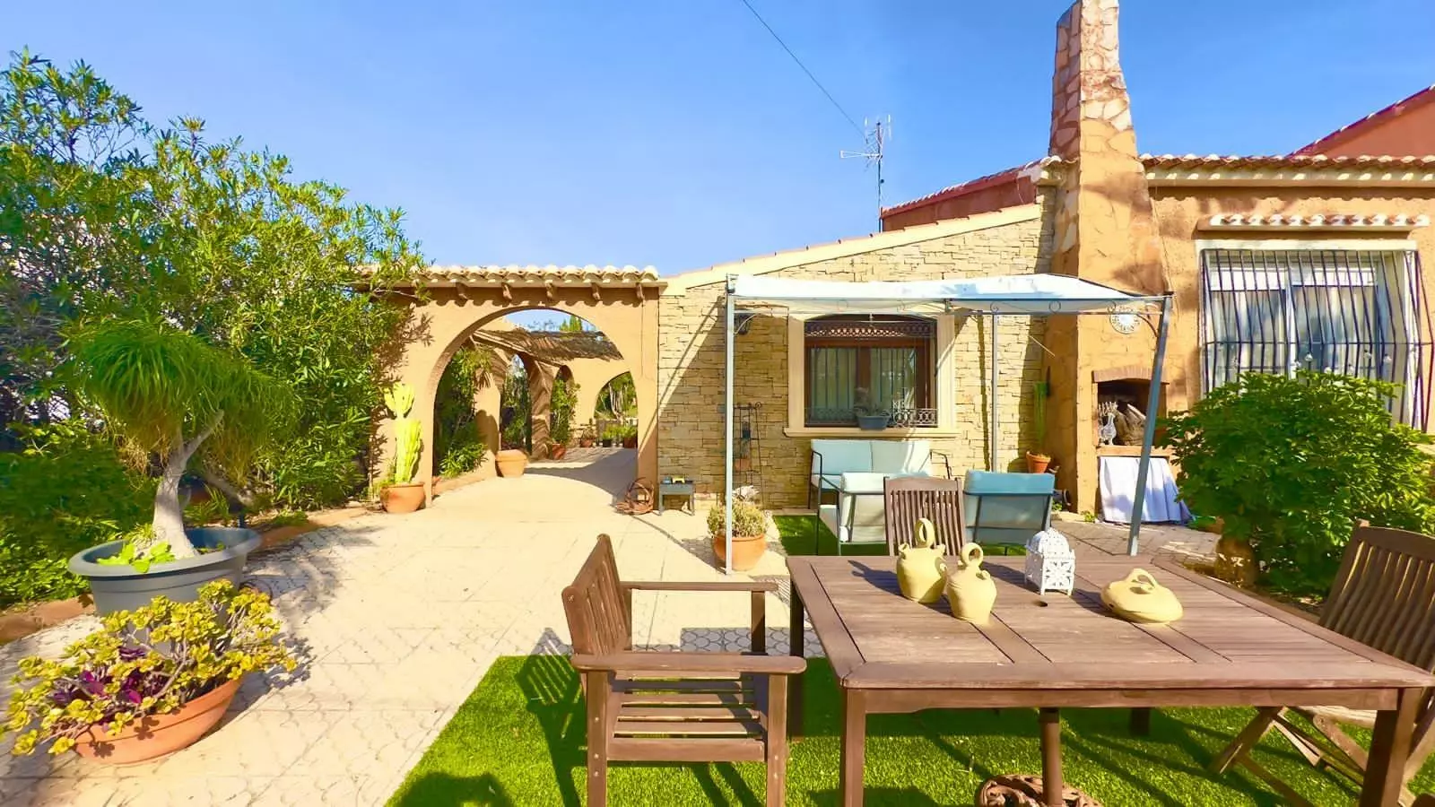 3-bedroom Villa In Torrevieja, Spain (138 M²)