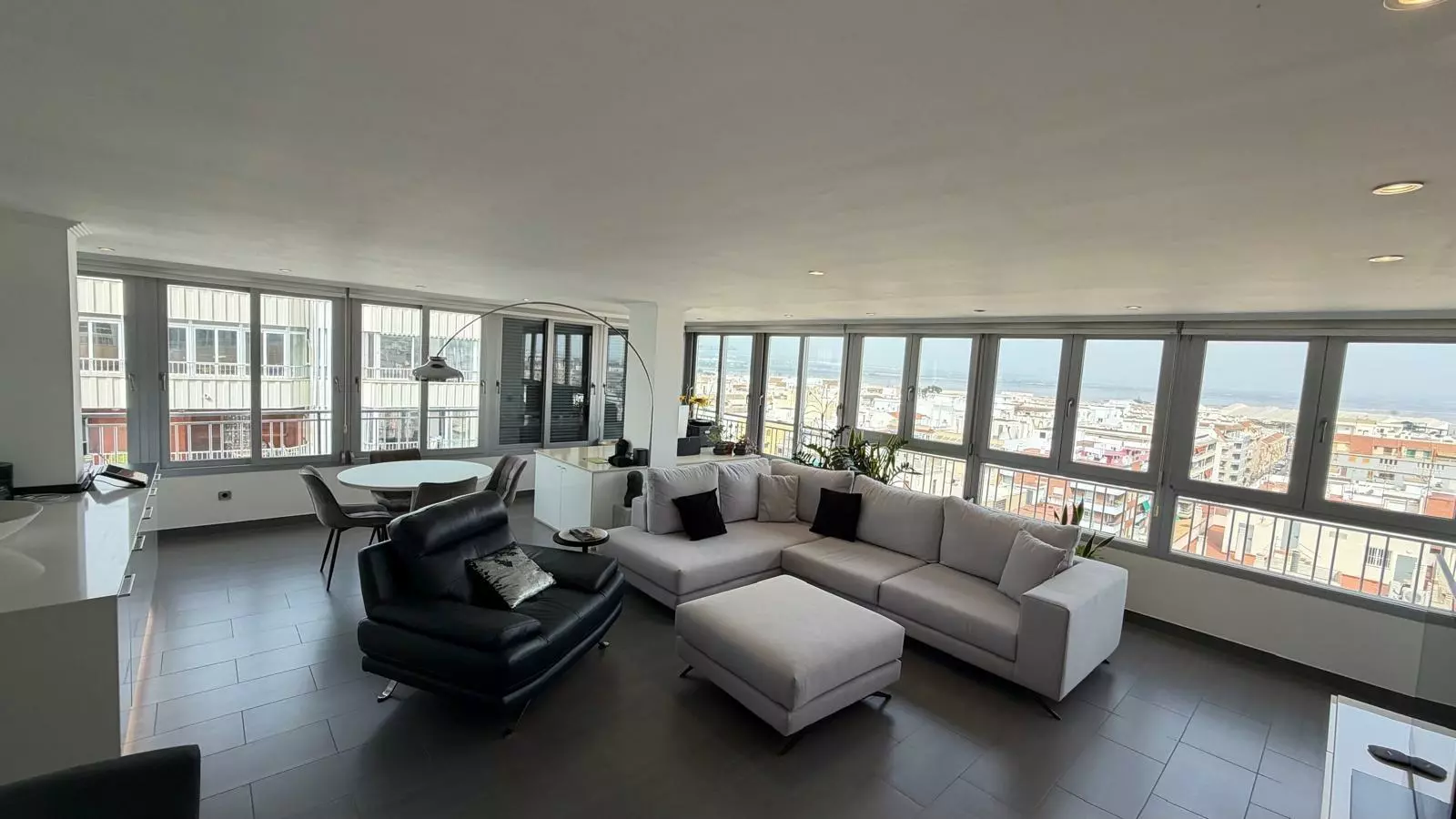 2-bedroom Apartment In Torrevieja, Spain (94 M²)