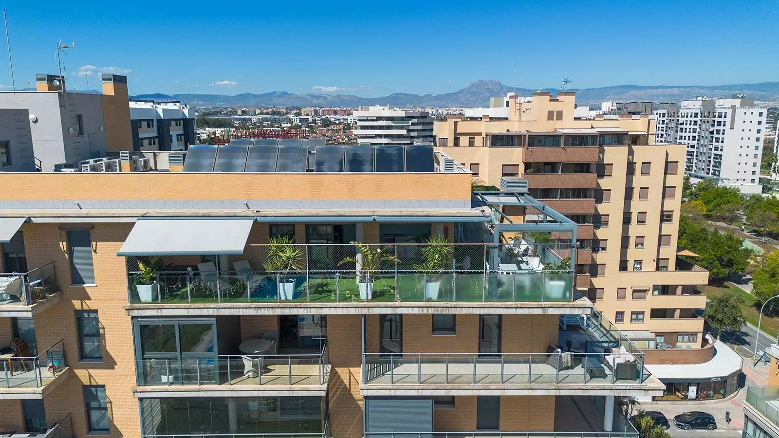 3-bedroom Penthouse In Alicante, Spain (165 M²)