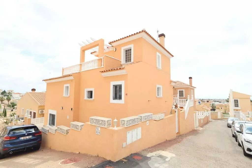 5-bedroom Villa In San Miguel De Salinas, Spain (208 M²)