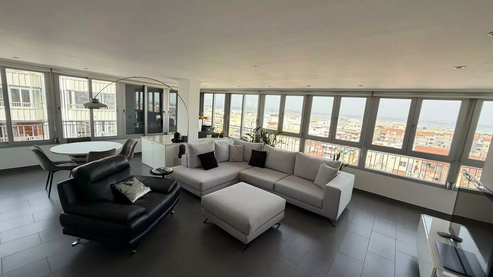 2-bedroom Apartment In Torrevieja, Spain (94 M²)