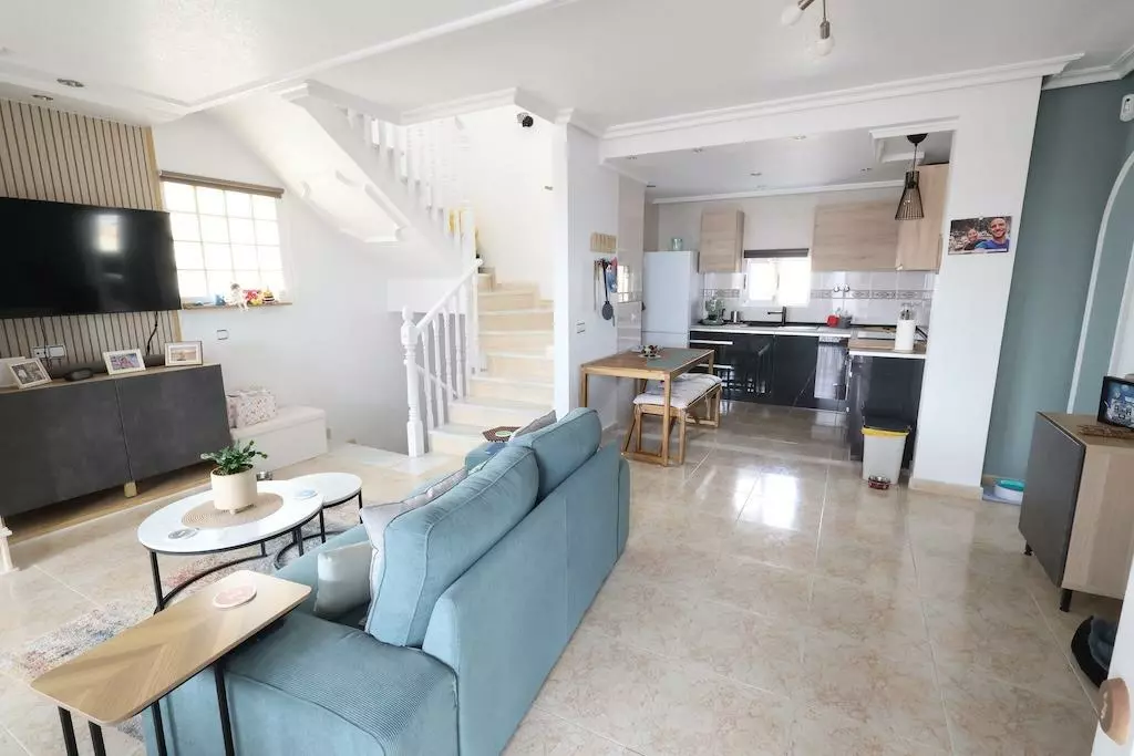 5-bedroom Villa In San Miguel De Salinas, Spain (208 M²)