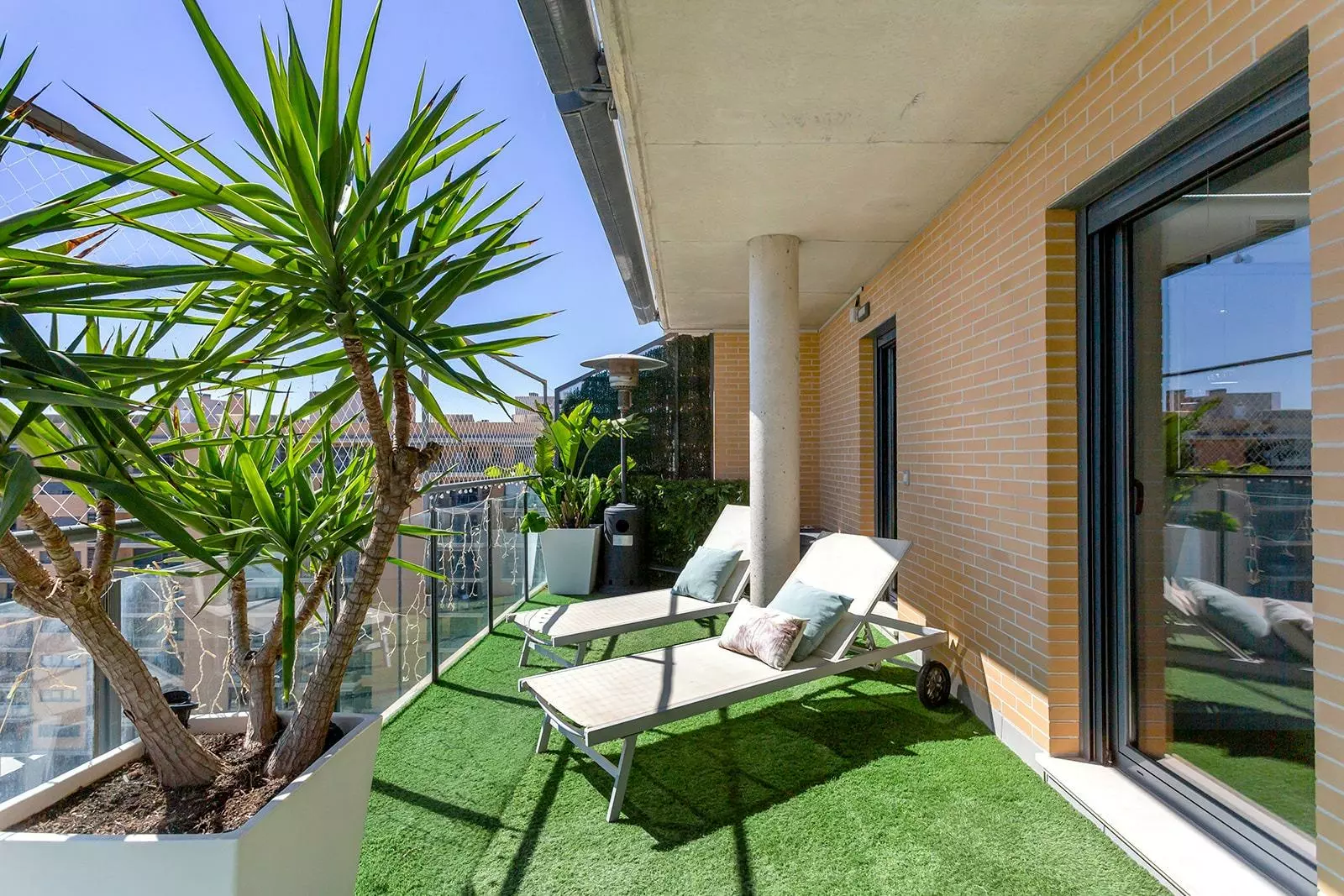 3-bedroom Penthouse In Alicante, Spain (165 M²)