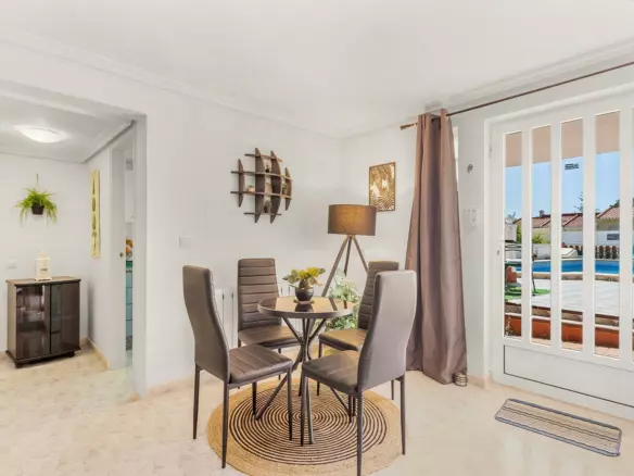 4-bedroom Villa In Torrevieja, Spain (150 M²)