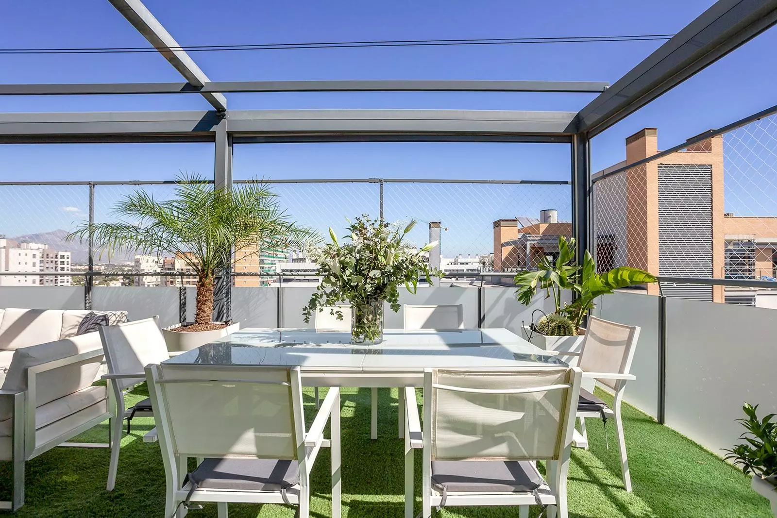 3-bedroom Penthouse In Alicante, Spain (165 M²)
