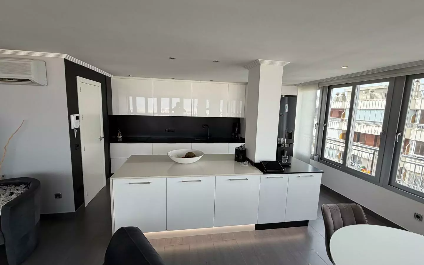 2-bedroom Apartment In Torrevieja, Spain (94 M²)