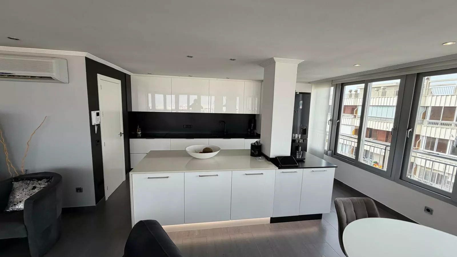 2-bedroom Apartment In Torrevieja, Spain (94 M²)