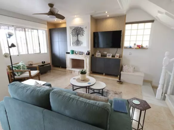 5-bedroom Villa In San Miguel De Salinas, Spain (208 M²)