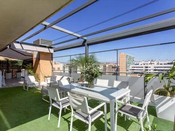 3-bedroom Penthouse In Alicante, Spain (165 M²)