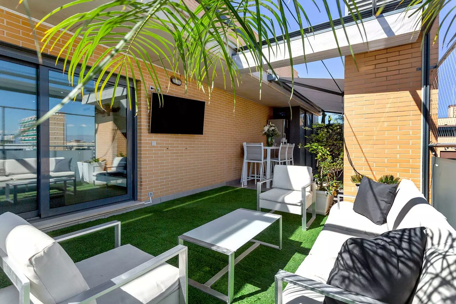 3-bedroom Penthouse In Alicante, Spain (165 M²)