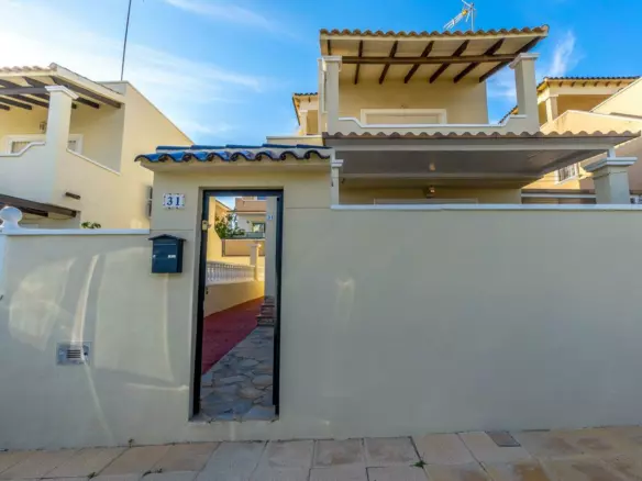 3-bedroom Town House In San Miguel De Salinas, Spain (130 M²)