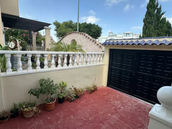 3-bedroom Town House In San Miguel De Salinas, Spain (130 M²)
