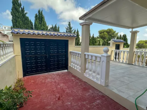 3-bedroom Town House In San Miguel De Salinas, Spain (130 M²)
