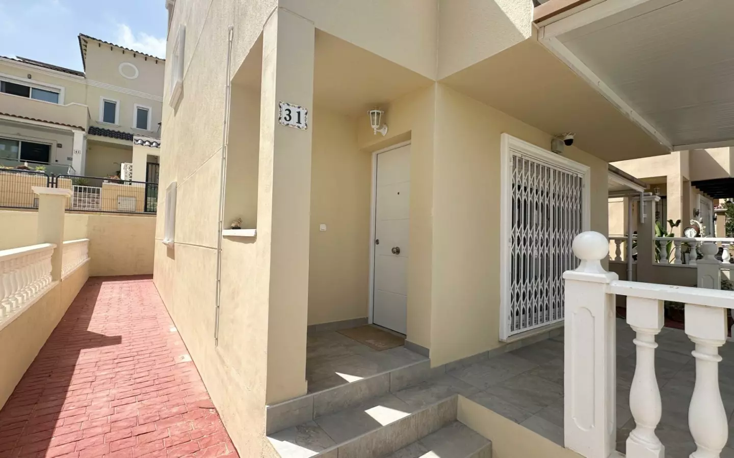 3-bedroom Town House In San Miguel De Salinas, Spain (130 M²)