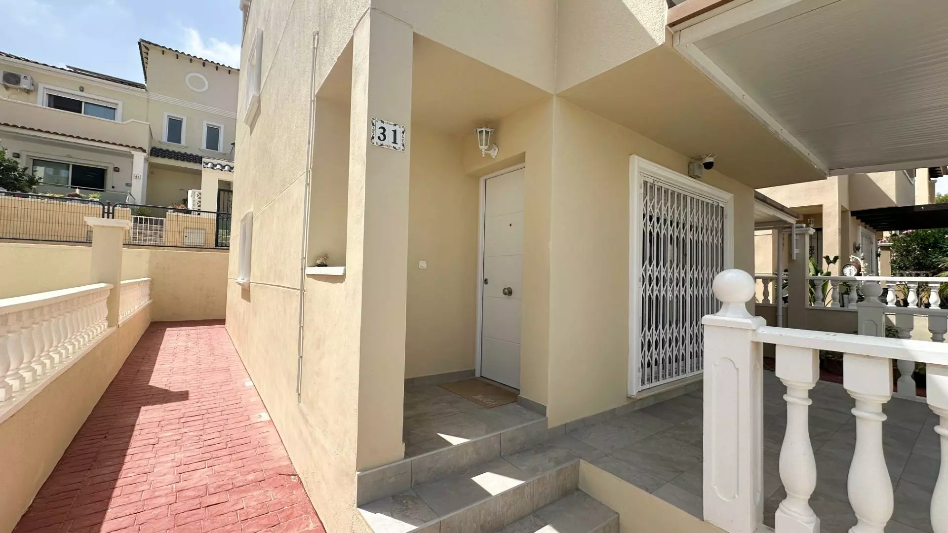 3-bedroom Town House In San Miguel De Salinas, Spain (130 M²)