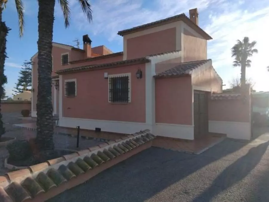 5-bedroom Villa In Dolores, Spain (350 M²)