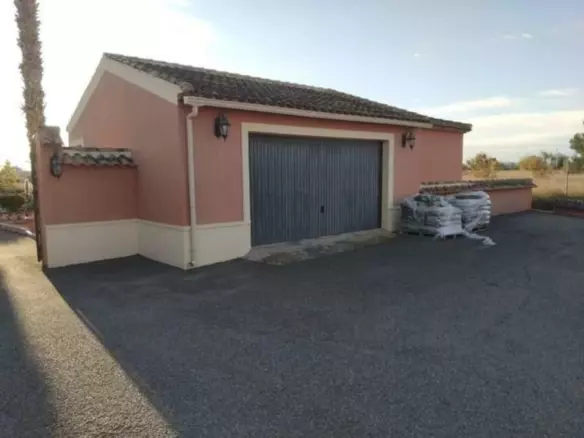 5-bedroom Villa In Dolores, Spain (350 M²)