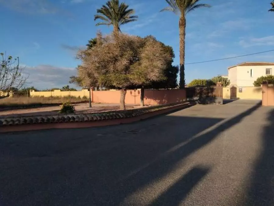 5-bedroom Villa In Dolores, Spain (350 M²)