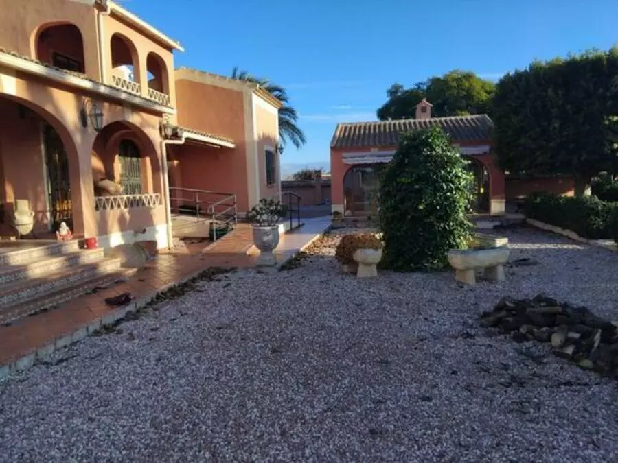 5-bedroom Villa In Dolores, Spain (350 M²)