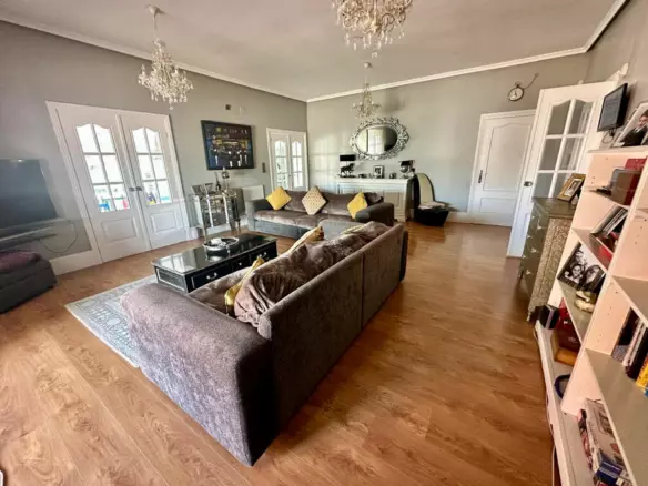 6-bedroom Villa In Almoradi, Spain (299 M²)
