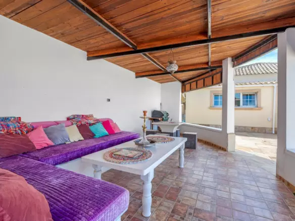 6-bedroom Villa In Almoradi, Spain (299 M²)