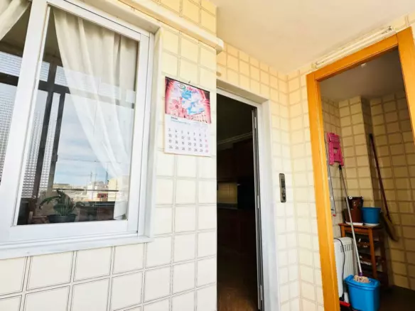 3-bedroom Apartment In Torrevieja, Spain (145 M²)
