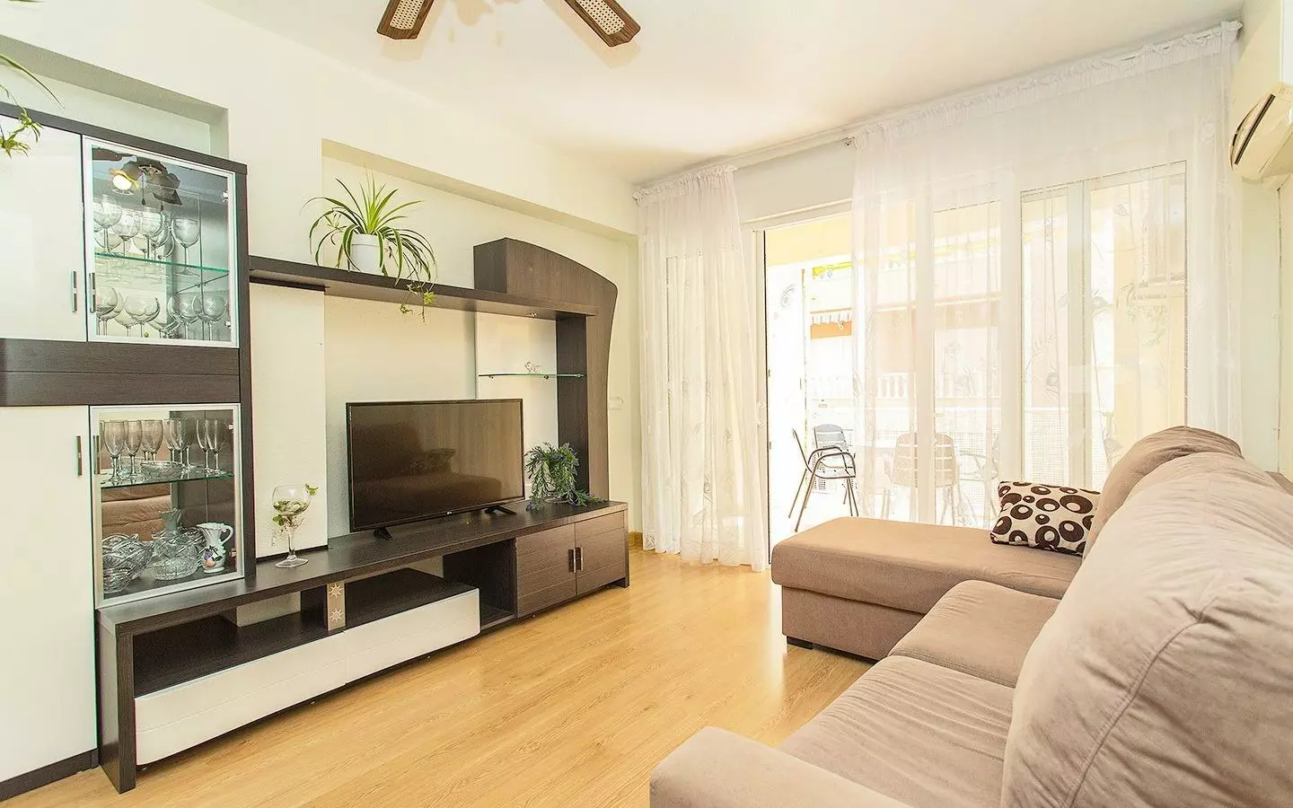 3-bedroom Apartment In Torrevieja, Spain (125 M²)