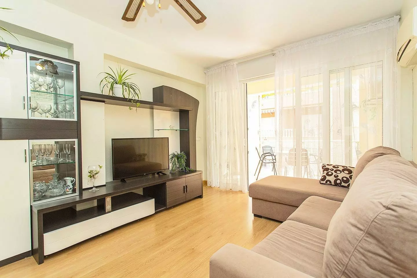3-bedroom Apartment In Torrevieja, Spain (125 M²)
