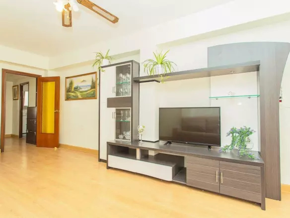 3-bedroom Apartment In Torrevieja, Spain (125 M²)