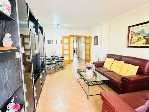 3-bedroom Apartment In Torrevieja, Spain (145 M²)