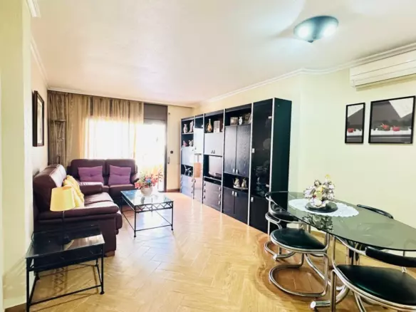3-bedroom Apartment In Torrevieja, Spain (145 M²)