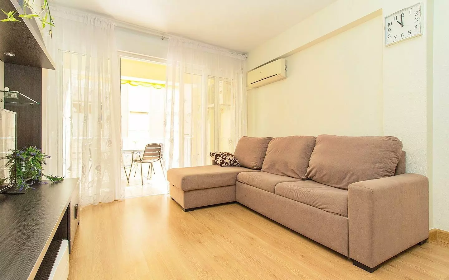 3-bedroom Apartment In Torrevieja, Spain (125 M²)