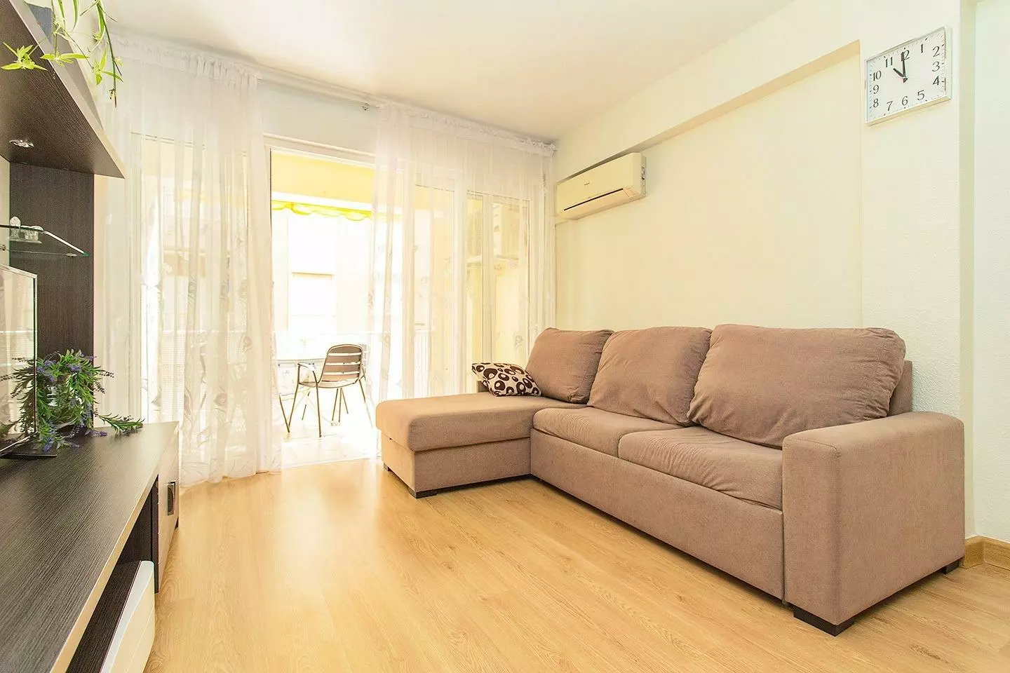 3-bedroom Apartment In Torrevieja, Spain (125 M²)