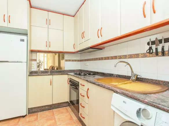 3-bedroom Apartment In Torrevieja, Spain (125 M²)