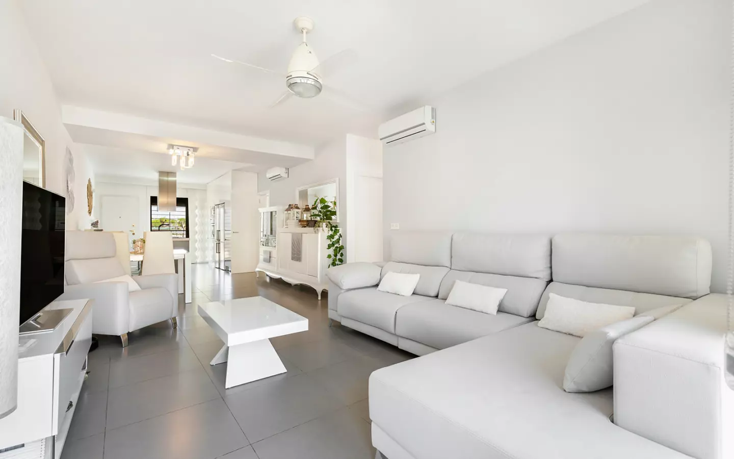 4-bedroom Apartment In Pilar De La Horadada, Spain (120 M²)