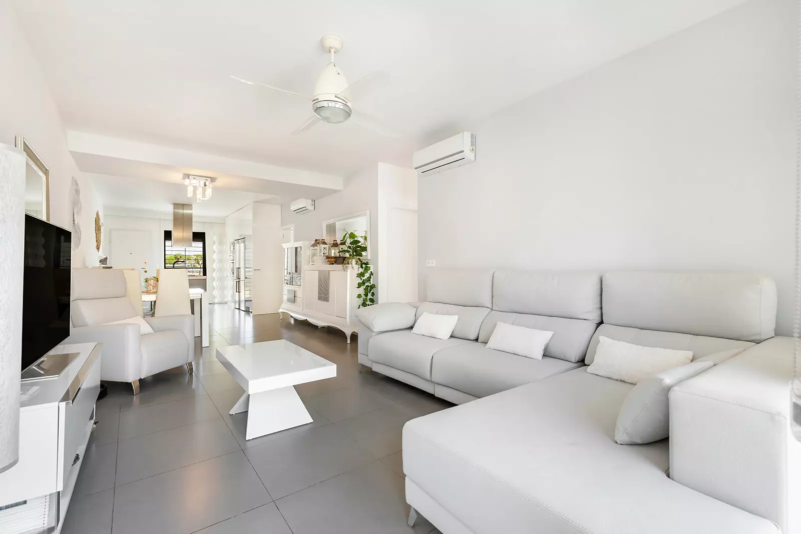 4-bedroom Apartment In Pilar De La Horadada, Spain (120 M²)