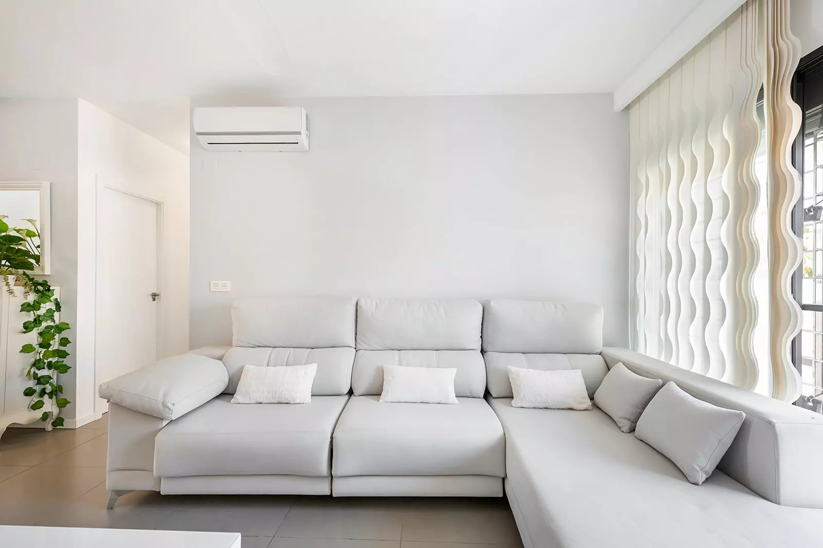 4-bedroom Apartment In Pilar De La Horadada, Spain (120 M²)