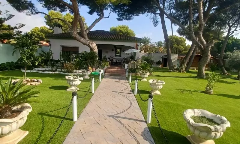 3-bedroom Villa In Orihuela Costa, Spain (250 M²)