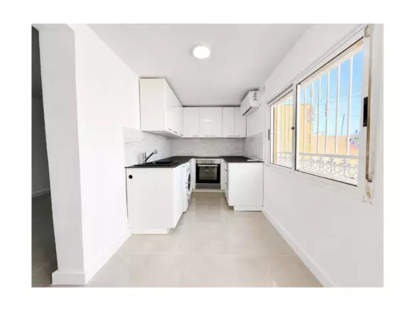 2-bedroom Bungalow In Torrevieja, Spain (70 M²)