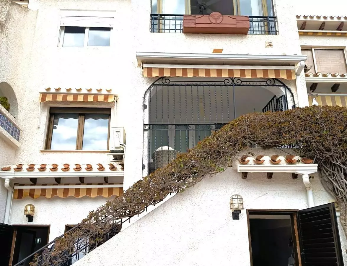 4-bedroom Duplex In Cabo Roig, Spain (100 M²)