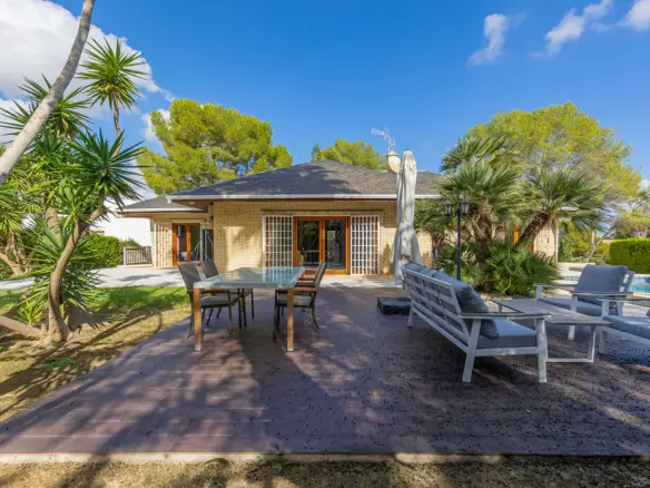 5-bedroom Villa In Orihuela Costa, Spain (366 M²)