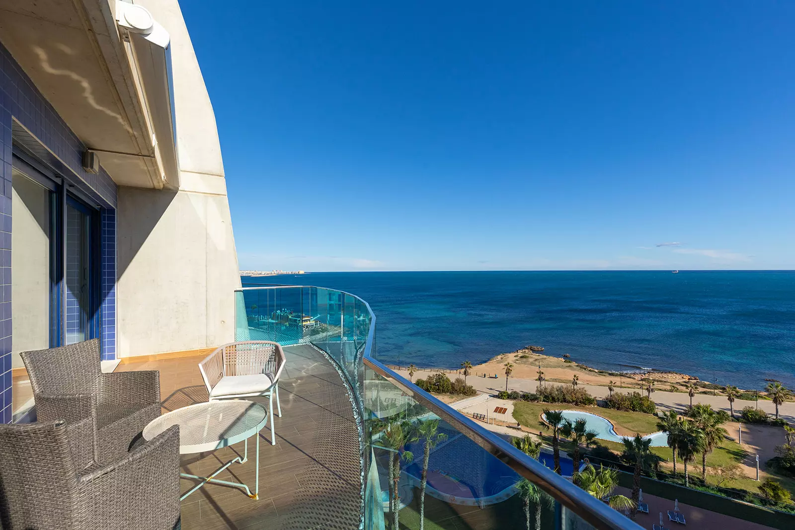2-bedroom Penthouse In Torrevieja, Spain (175 M²)