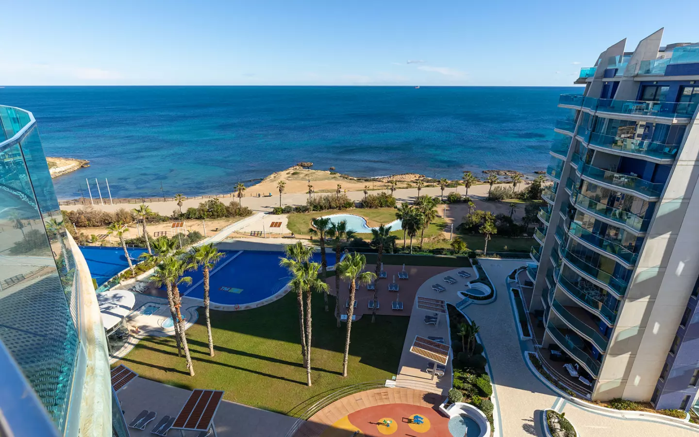 2-bedroom Penthouse In Torrevieja, Spain (175 M²)