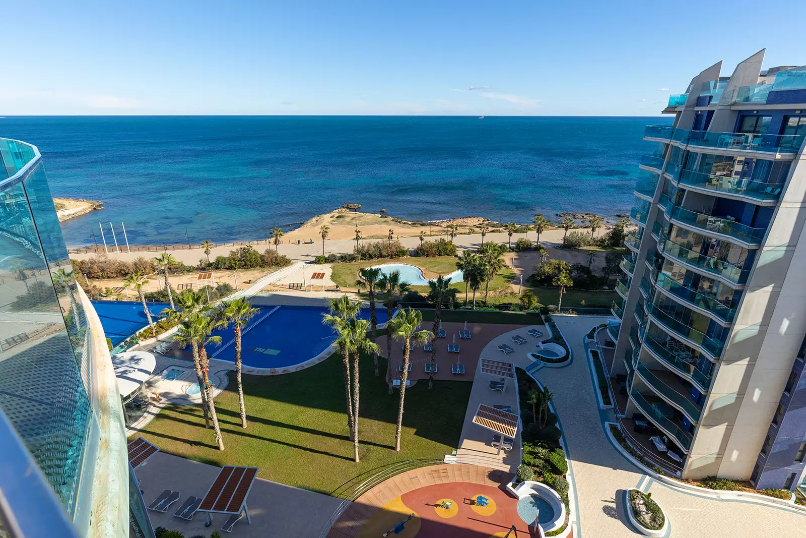 2-bedroom Penthouse In Torrevieja, Spain (175 M²)