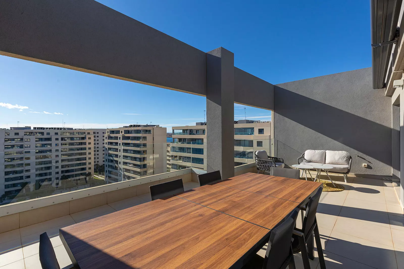 3-bedroom Penthouse In Torrevieja, Spain (139 M²)