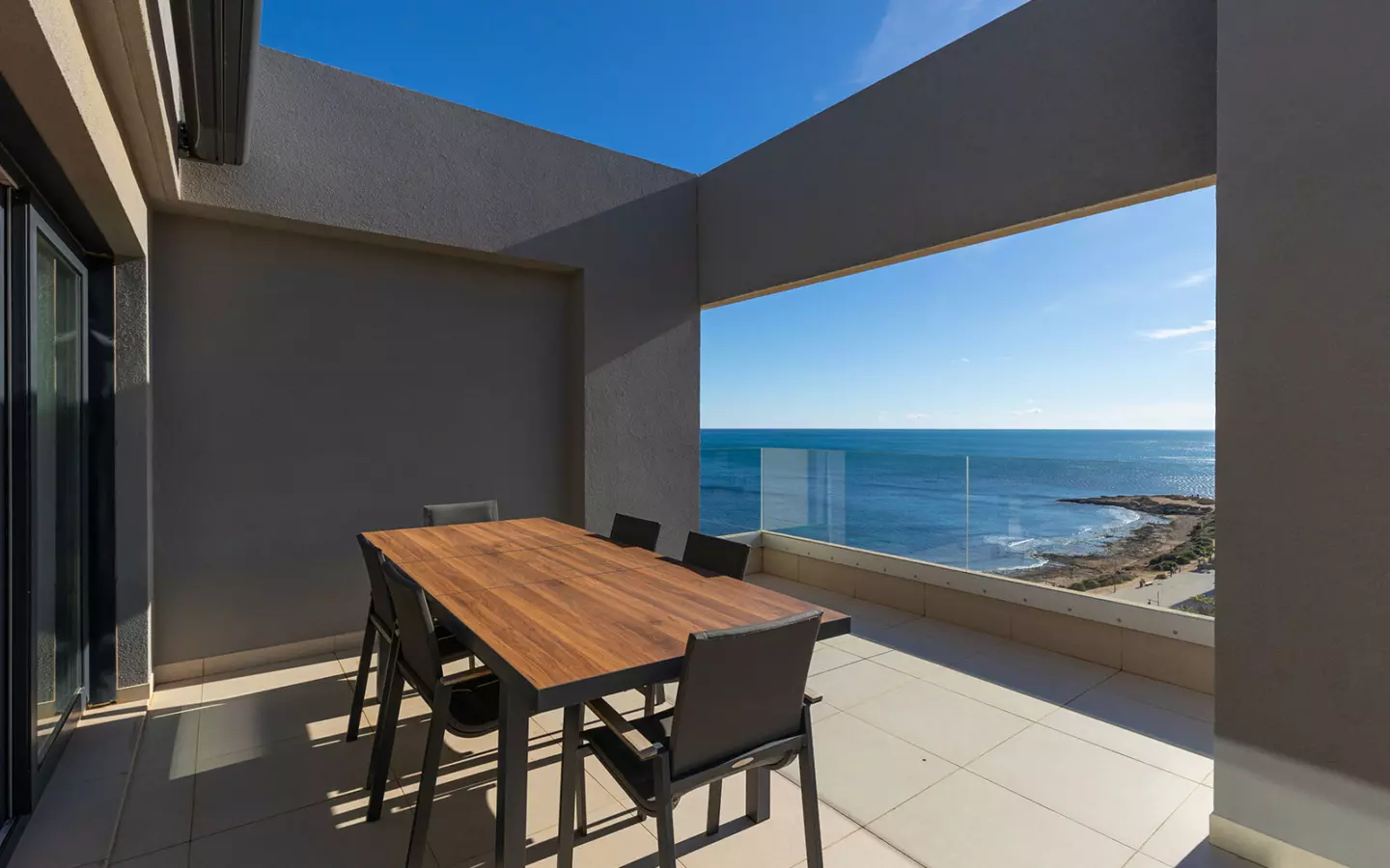 3-bedroom Penthouse In Torrevieja, Spain (139 M²)