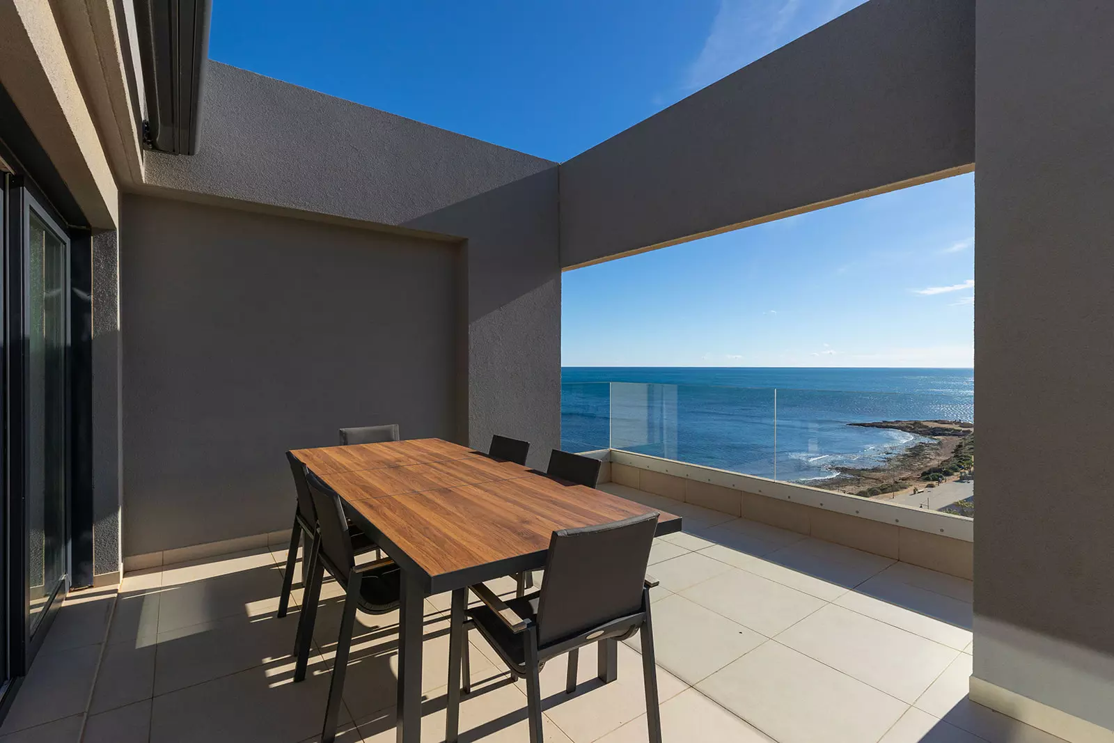 3-bedroom Penthouse In Torrevieja, Spain (139 M²)