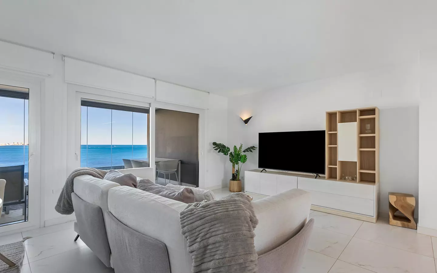 2-bedroom Apartment In Torrevieja, Spain (122 M²)